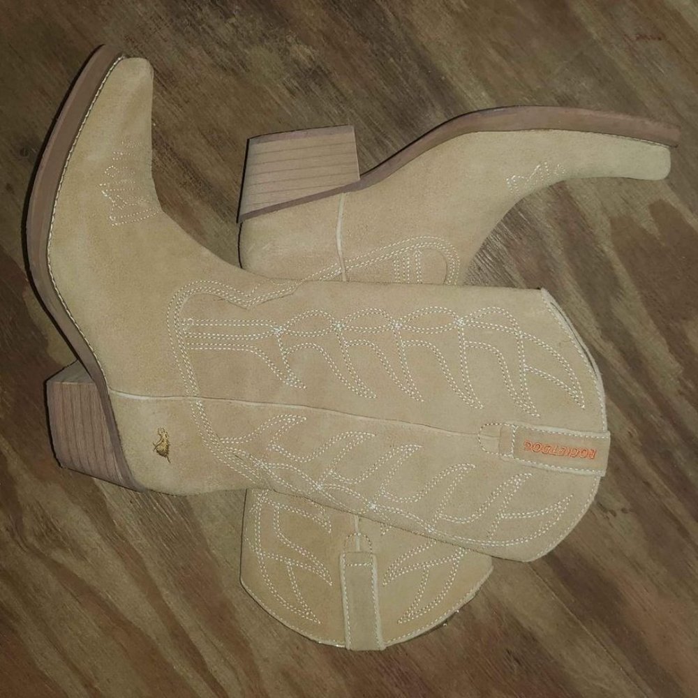 Women's Rocket Dog Cowboy Boots Size 8